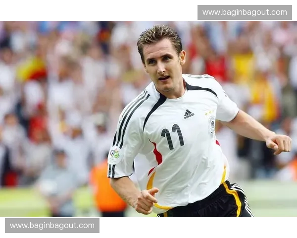 世界杯四强争锋激战 各队备战决赛目标明确 拼搏路上谁能笑到最后